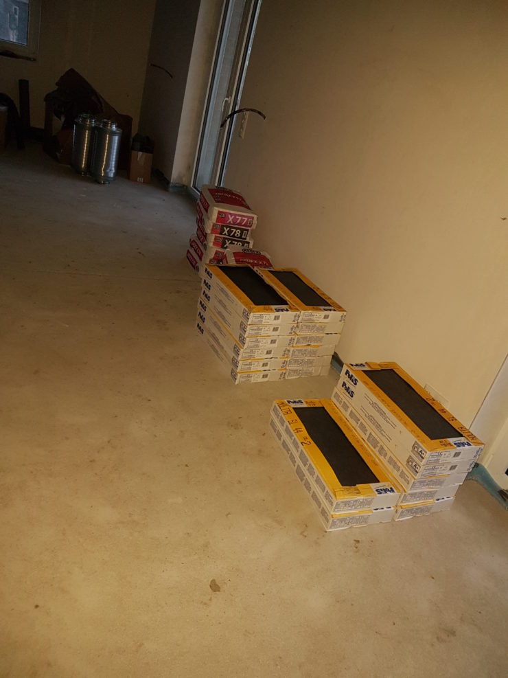 Der Trockenbau und die Vorbereitung auf das Verfliesen – PE Massivhaus